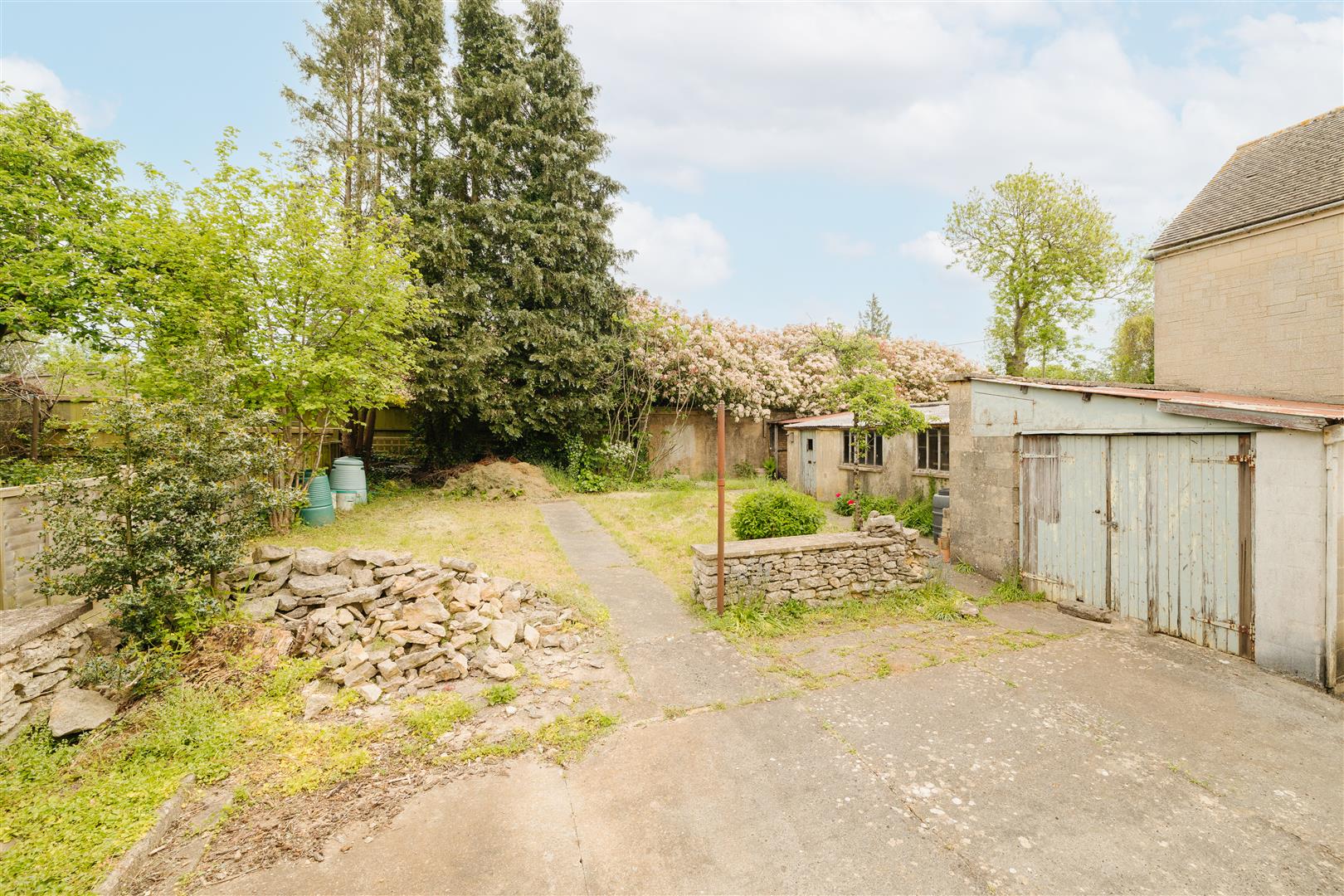 Old Common, Minchinhampton. Ford Loveday Estate Agency
